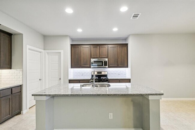 Foto del edificio - 1212 White Dove Dr