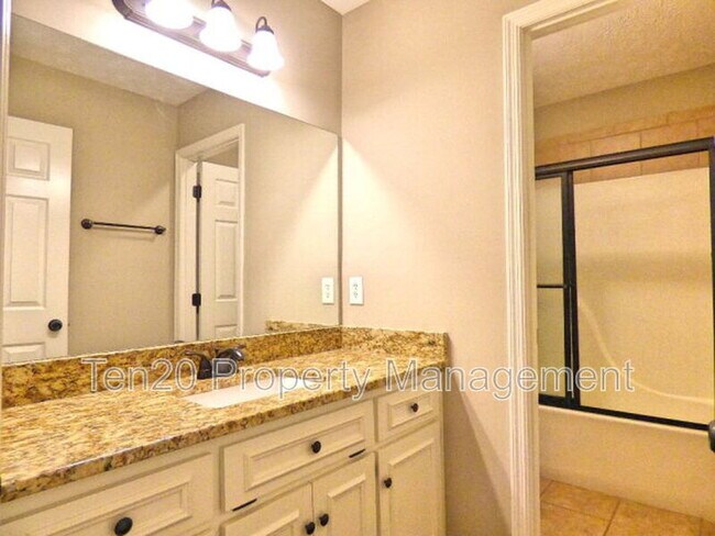 Foto del edificio - 2723 Summerfield Pl