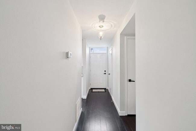 Building Photo - 4241 Stockbridge Dr