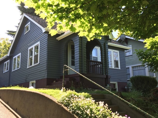 Building Photo - 1362 NE 46th Ave