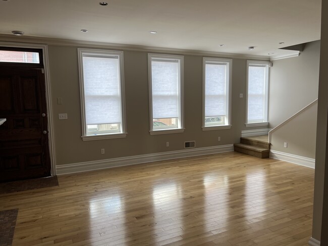 Building Photo - 507 Avery St