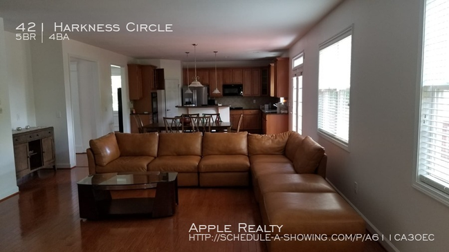 Foto del edificio - 421 Harkness Circle - Available Now!