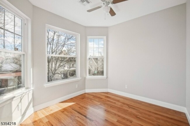 Building Photo - 81 N Grove St