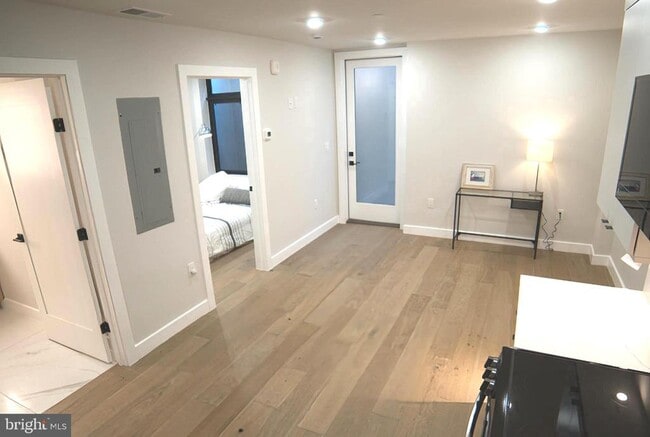 Building Photo - 1208 M St NW