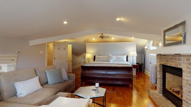 Foto del edificio - Fully furnished Dilworth Bungalow Home