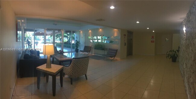 Foto del edificio - 140 Lakeview Dr