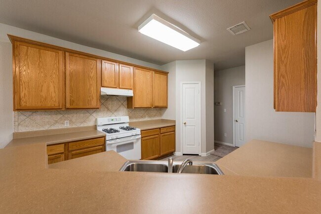 Building Photo - 5304 Bluestar Dr