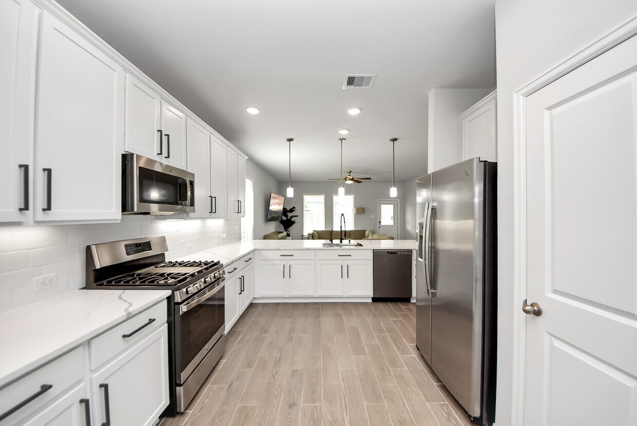 Building Photo - 15307 Davan Springs Dr