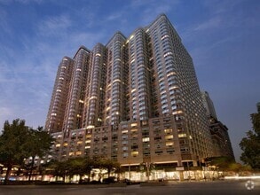 Building Photo - 30 W 63rd St
