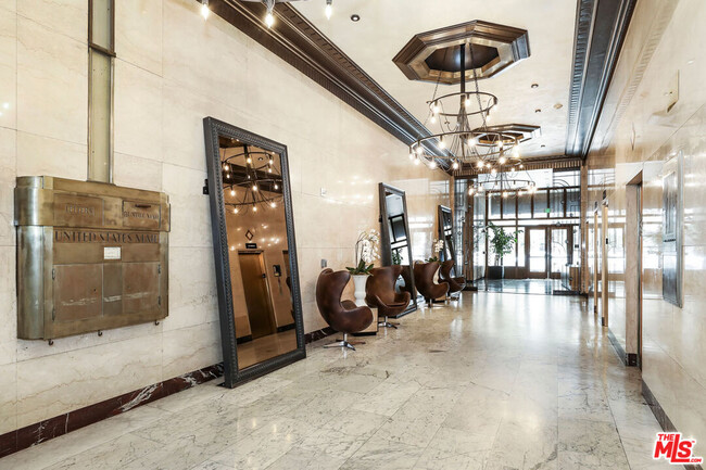 Foto del edificio - 460 S Spring St