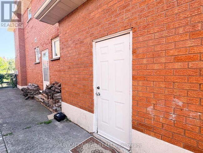 Photo du bâtiment - 300 Belview Ave