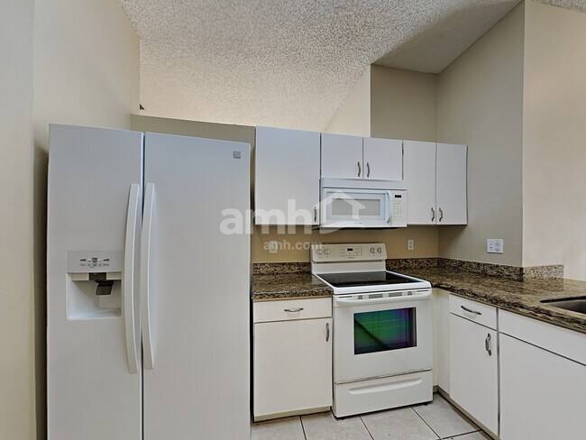 Building Photo - 523 Beth Ann St