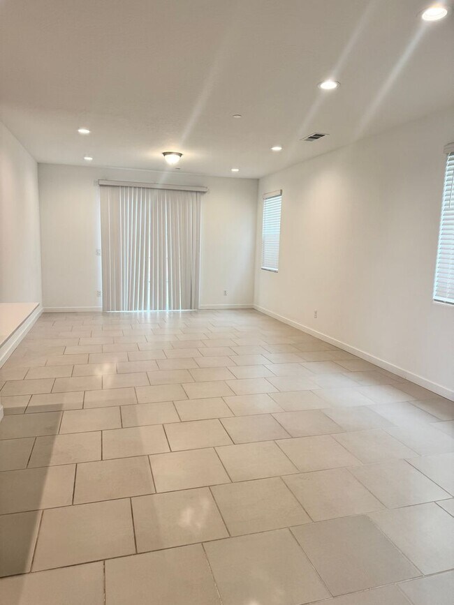 Foto del edificio - Single Family Home