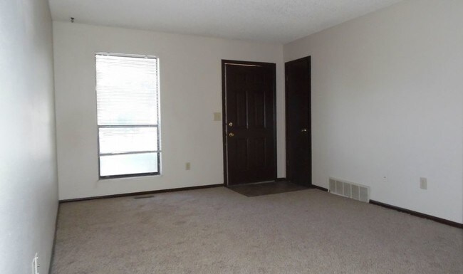 Building Photo - 4905 Montebello
