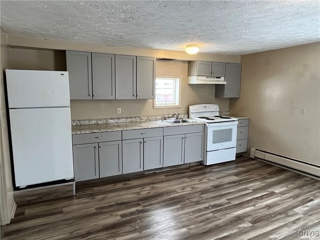 Building Photo - 684 West End Ave