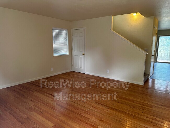 Foto del edificio - 156 Crocker St