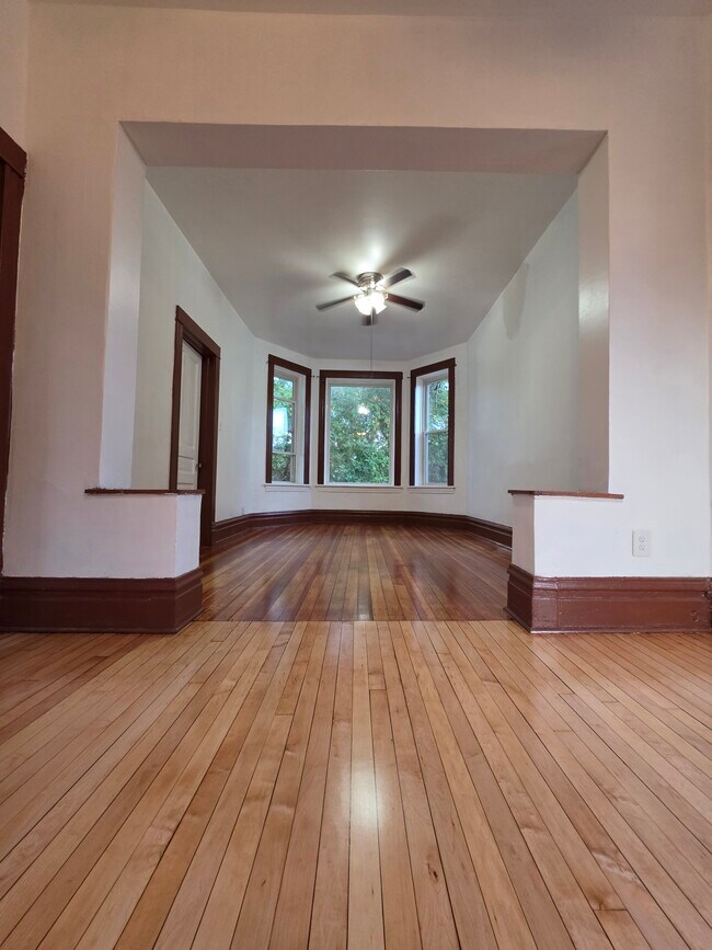 Foto del edificio - 1138 N Hamlin Ave