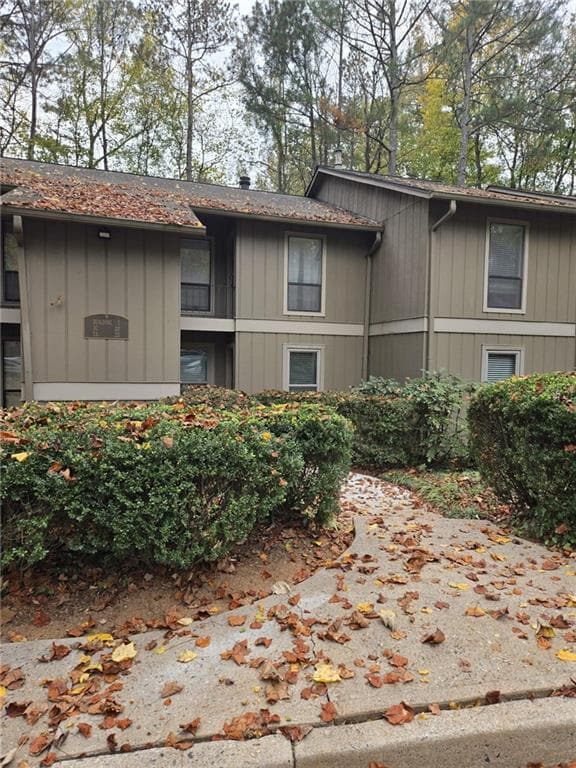 Building Photo - 8740 Roswell Rd