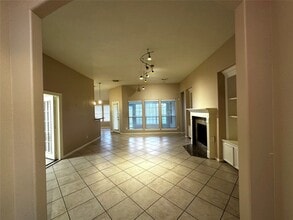 Building Photo - 1115 Courtside Dr E