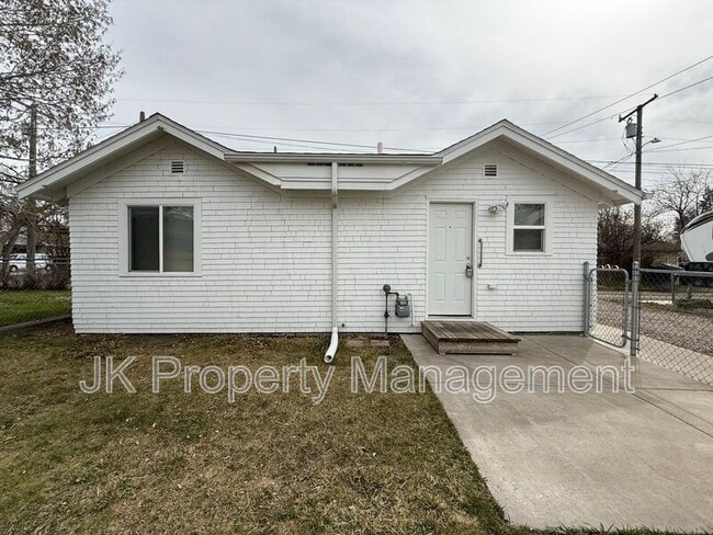 Building Photo - 1824 6th Ave N