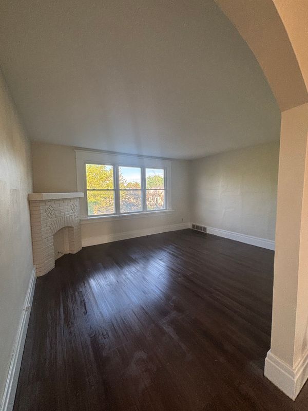 Foto del edificio - 154 Midland Ave