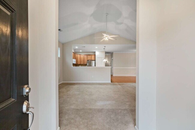 Building Photo - 19 Denby Cir