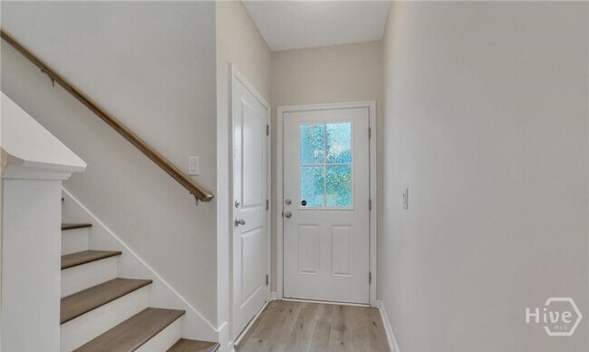 Building Photo - 20 Lower Creek Dr