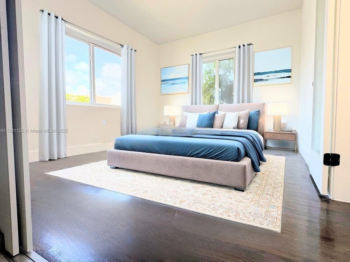 Foto principal - 7325 Byron Ave