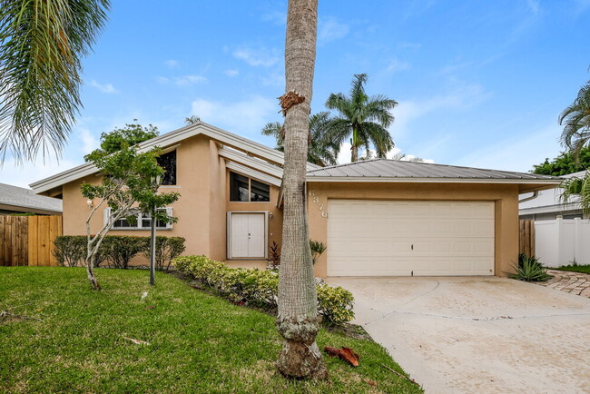 Building Photo - 6376 Amberwoods Dr