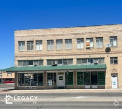 Building Photo - 604 E 2nd St
