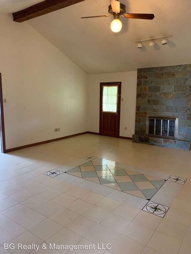 Building Photo - 3 br, 2 bath House - 107 Albania Ct