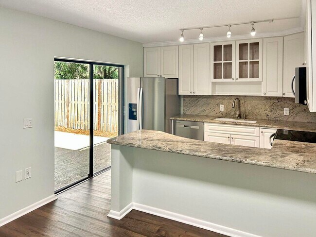 Foto del edificio - 405 4th Ln