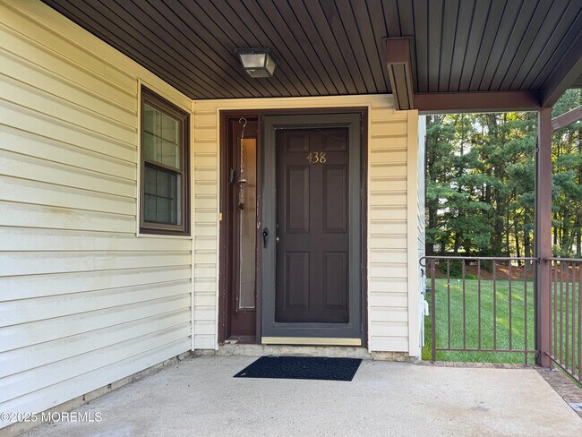 Foto del edificio - 438 Oak Knoll Dr