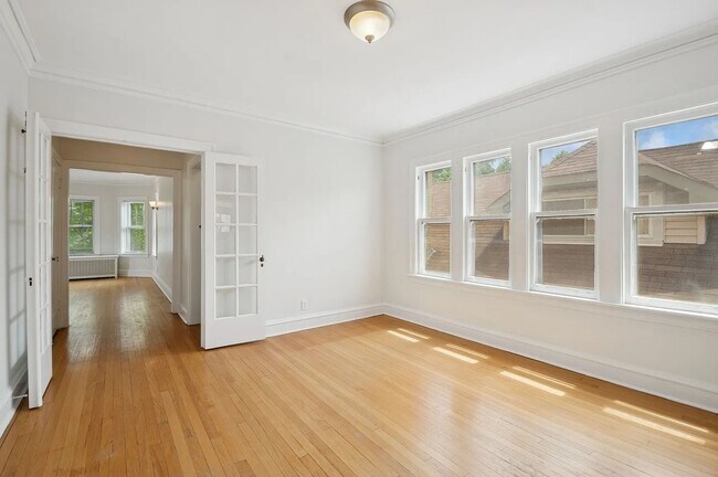 Foto del edificio - 6034 N Rockwell St