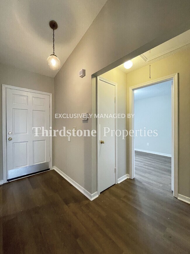 Foto del edificio - 7611 Indian Lakes Dr