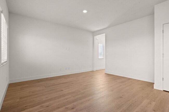 Building Photo - The Aspen - Luxurious 3 Bedroom 2.5 Bath T...