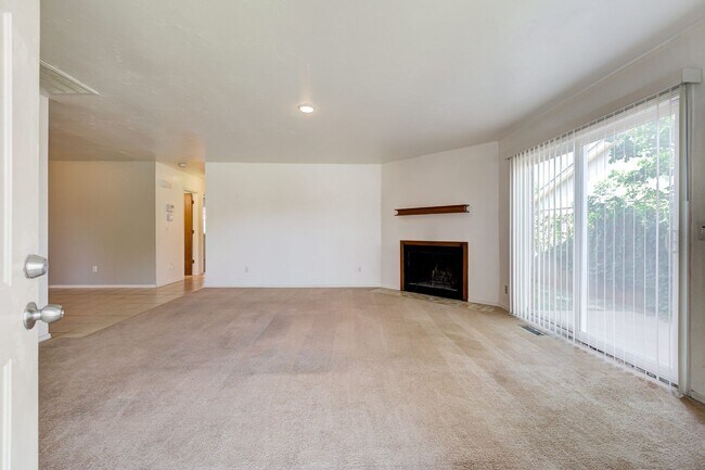 Foto del edificio - Great 1/2 Duplex in NW OKC
