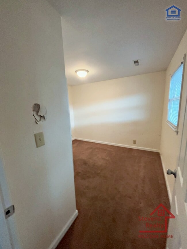 Building Photo - 500 Skyline Dr
