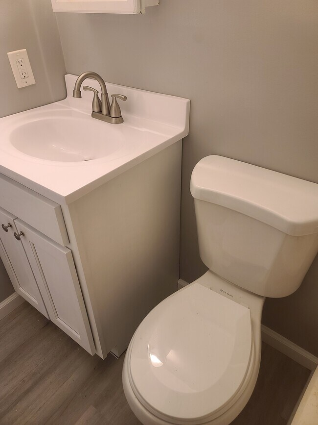 Foto del edificio - 219 Snead Dr