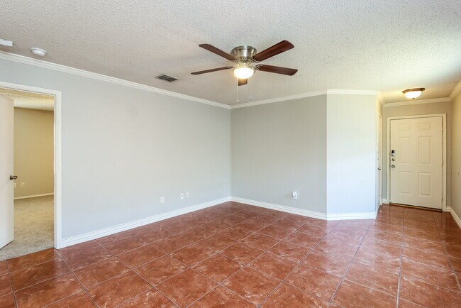 Foto del edificio - 4812 Waterford Dr