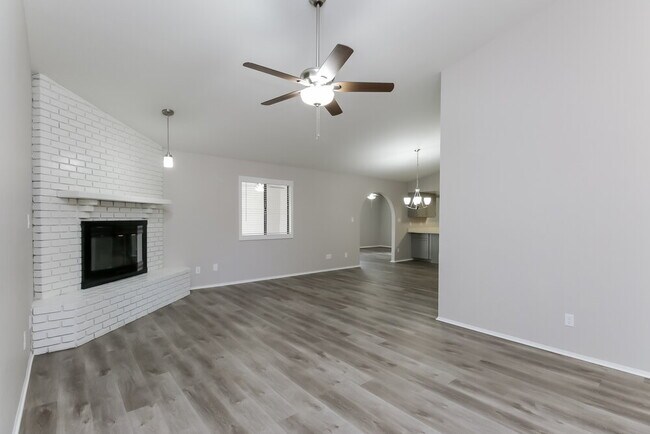 Building Photo - 6243 E Inglewood St