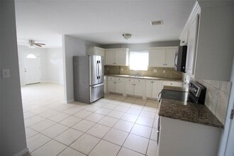 Building Photo - 6610 Loma Vista St