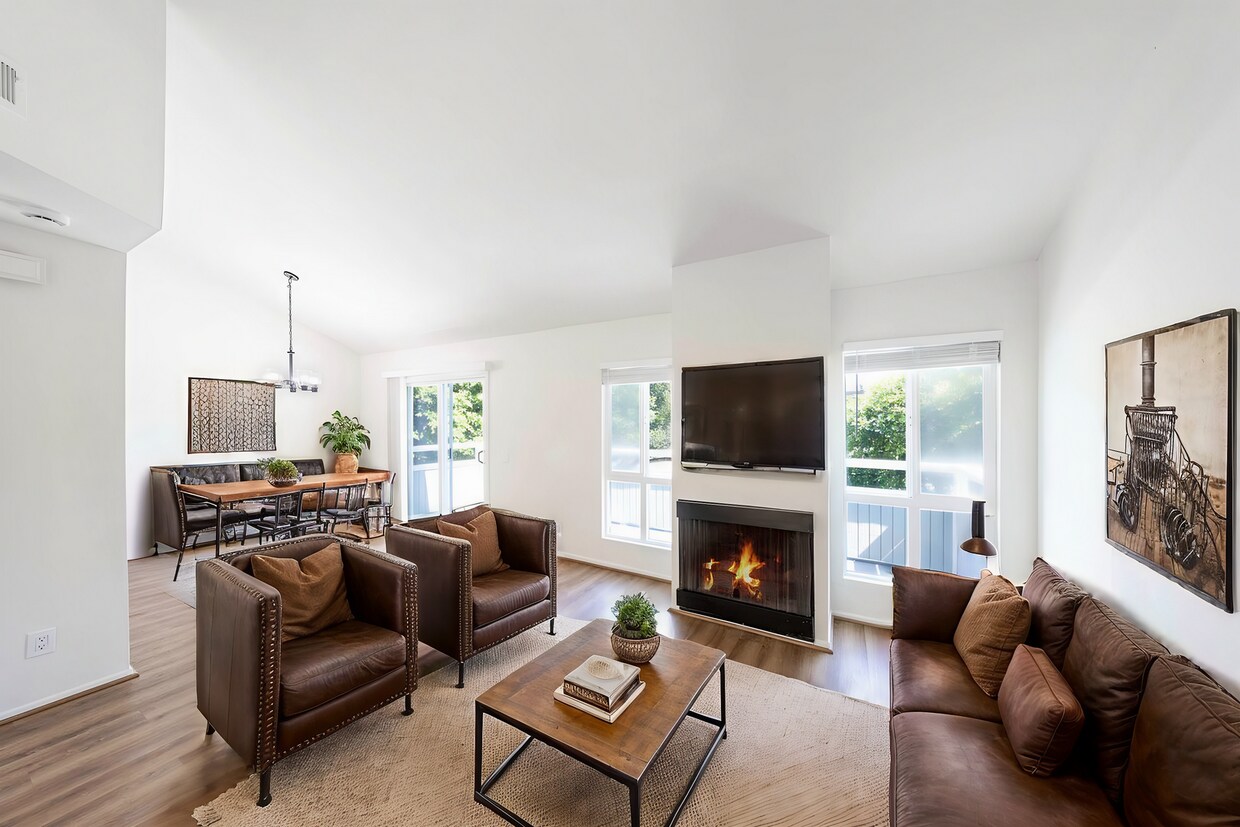 Primary Photo - Spacious 2 bedroom Newport Beach condo