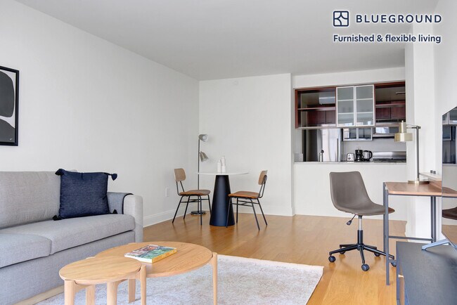 Foto del edificio - 215 E 96th St