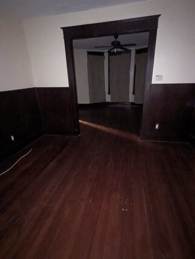 Foto del edificio - 327 Bassett St