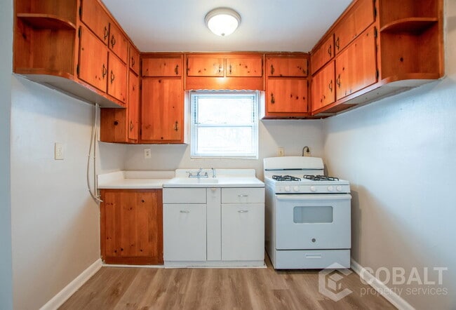 Foto del edificio - 954 St Charles Ave NE