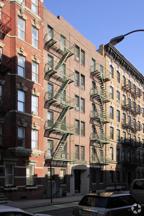 Building Photo - 203-205 W 10th St
