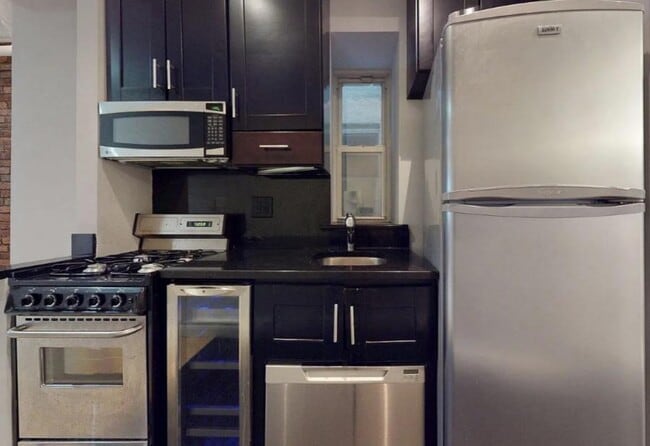 Building Photo - East 25th Street