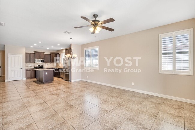 Building Photo - Desert Living Done Right: Solar, Pool & Jacuzzi Included