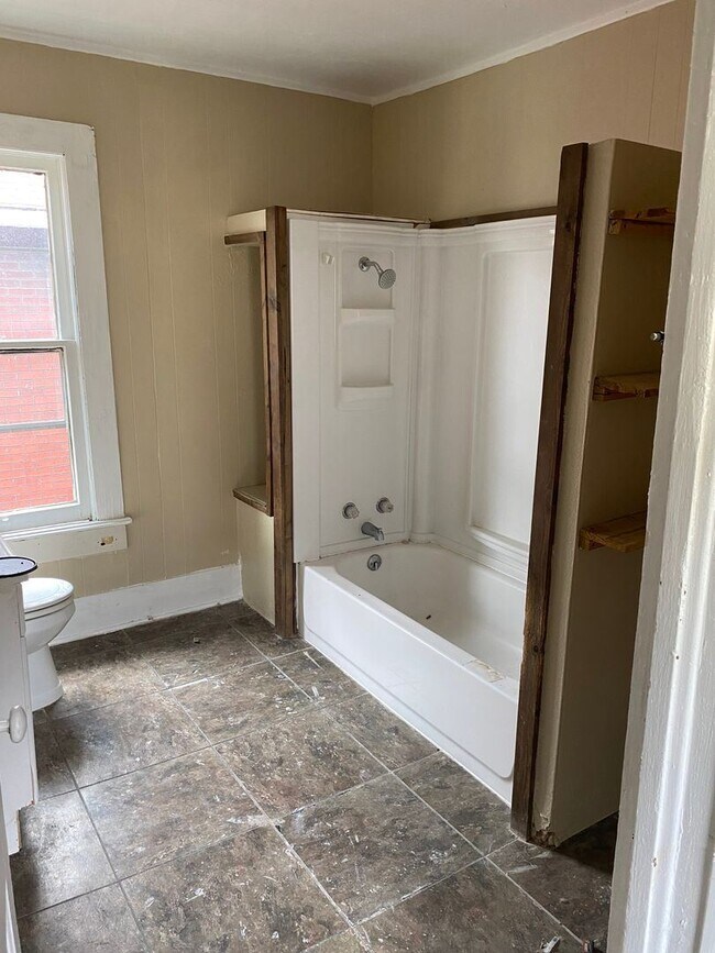 Foto del edificio - 2 br, 1 bath House - 28 W Terrace